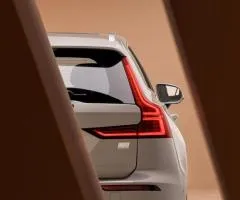 مطلوب سيارة وسائق